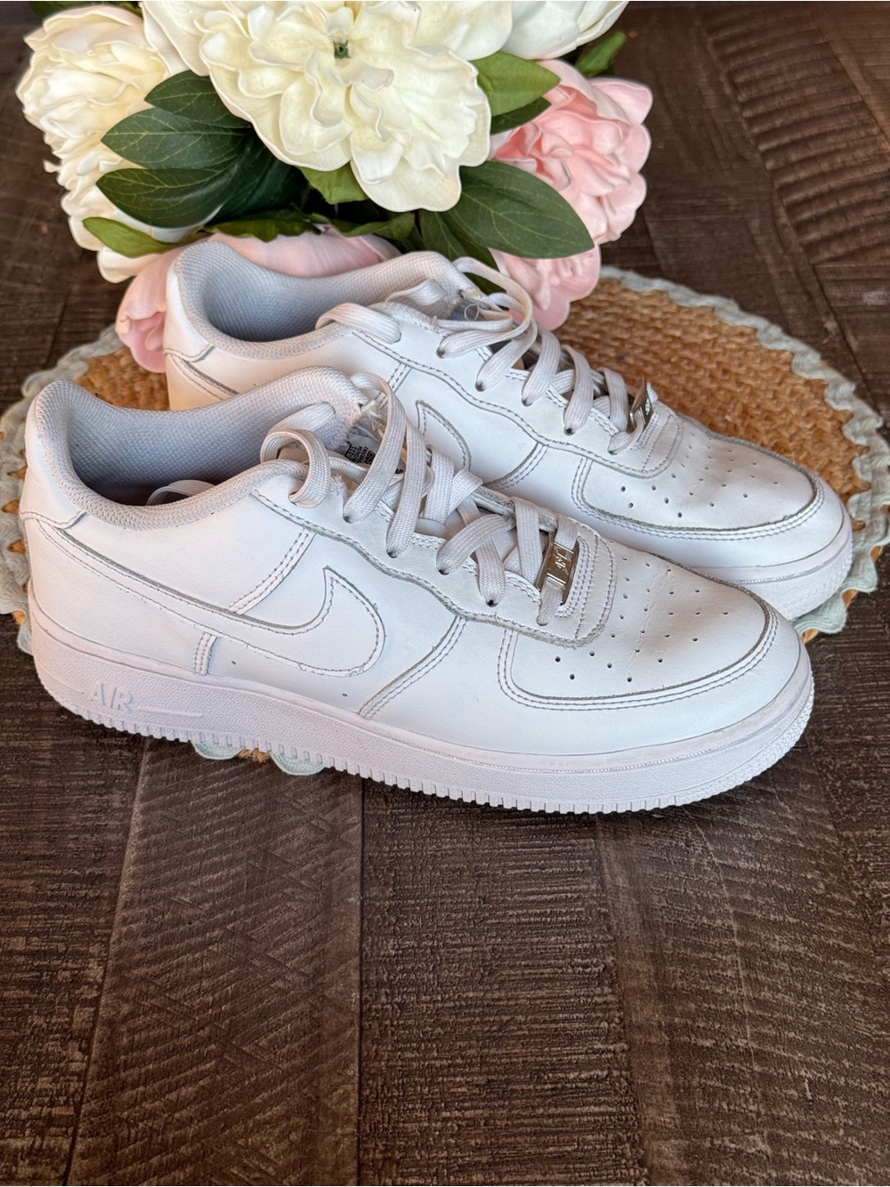 Nike Air Kids White Low-Top Sneakers